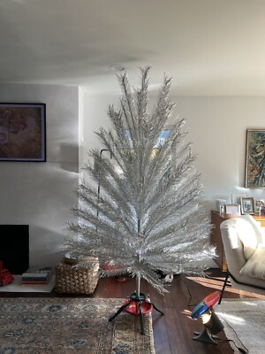 Yuletide Expressions Aluminum 7ft Christmas Tree