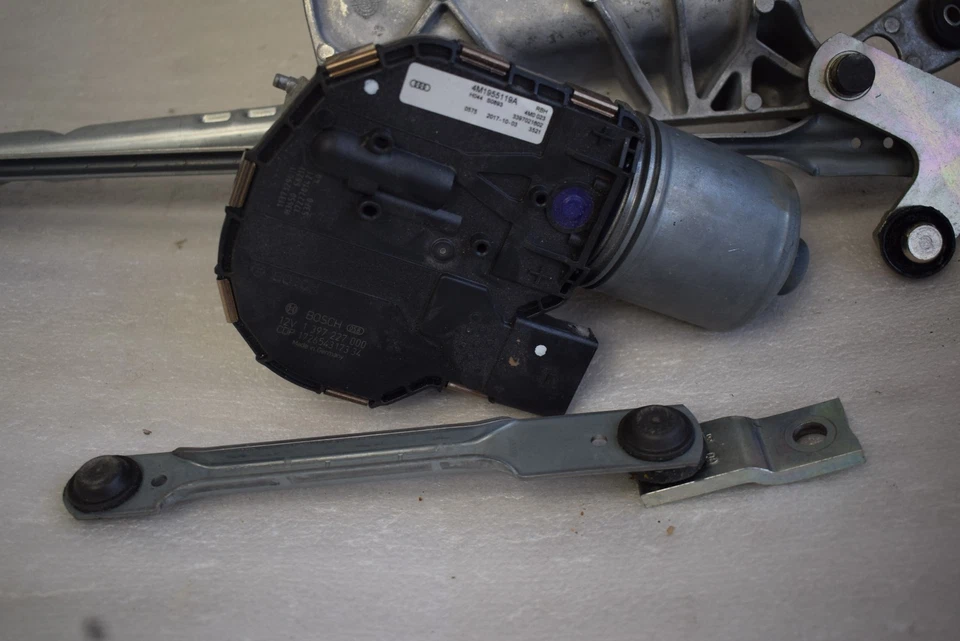 2015-2016 AUDI Q7 МЕХАНИЗМ ЛОБОВОГО СТЕКЛА МОЛДИНГ ЗАВОДСКОЙ OEM - Изображение 4 из 4