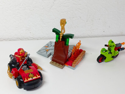 Lego 10722 Ninjago Bausatz Motorrad Schwertkämpfer Ninja und Ninjaauto