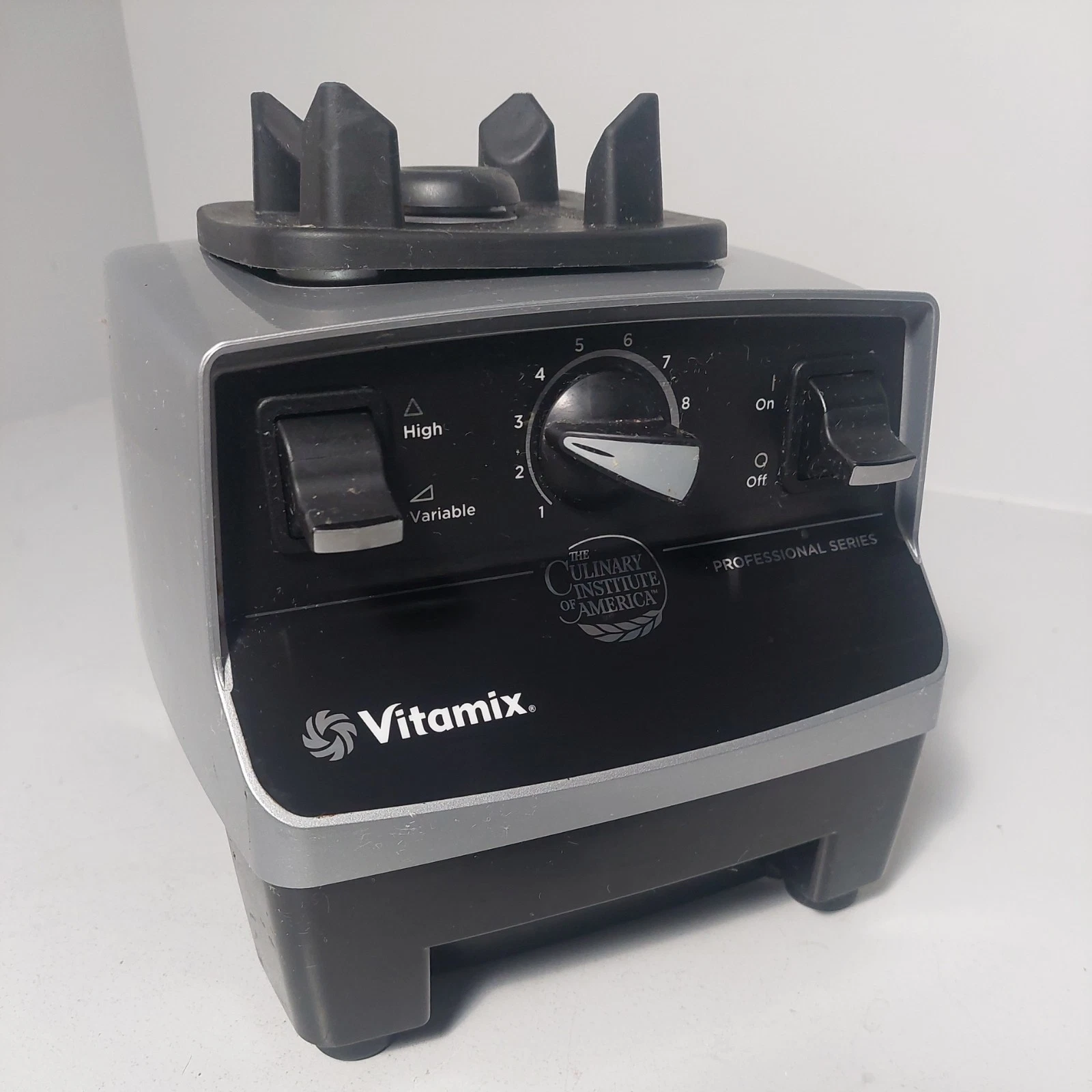 Vitamix Blender Culinary Institute America Professional Series Model VM0103 BASE
Opens in a new wind