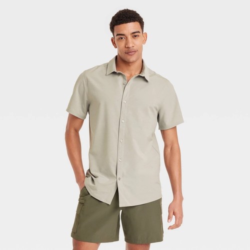 Camisa de popelina tejida de manga corta All in Motion verde oliva pequeña para hombre - Imagen 1 de 2