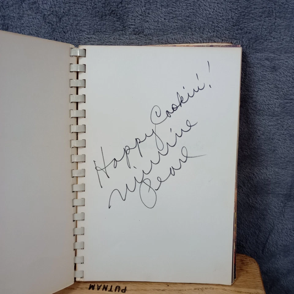 Minnie Pearl Cooks Cookbook by Minnie Pearl 1970 Signed 1st Edition - Image 2 of 4
