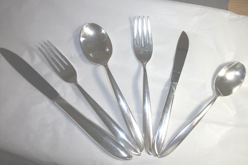 INTERNATIONAL Sterling Silver RHYTHM 5 Piece Place Setting Forks, spoons, Knifes