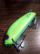 Hanekyu Hanekichi Chakomaru Tackle Box with Hook, Fishing Lure Storage