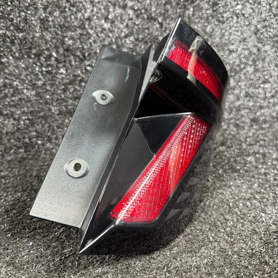 Luz trasera LED HYUNDAI TUCSON construida en Estados Unidos cuarto panel montado derecha 92402CW100 Foto 2 de 4