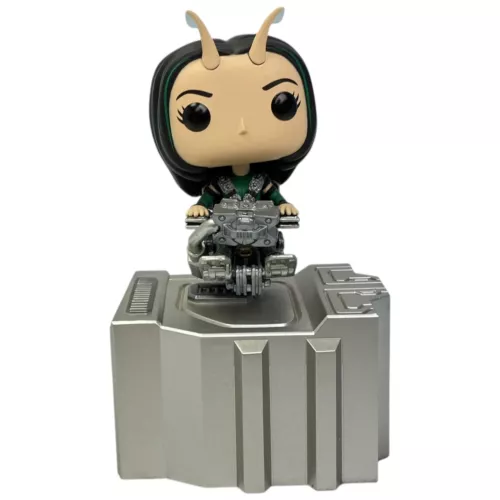 Funko POP Guardians Ship Mantis #1022 Bobblehead Avengers Walmart Sin Caja