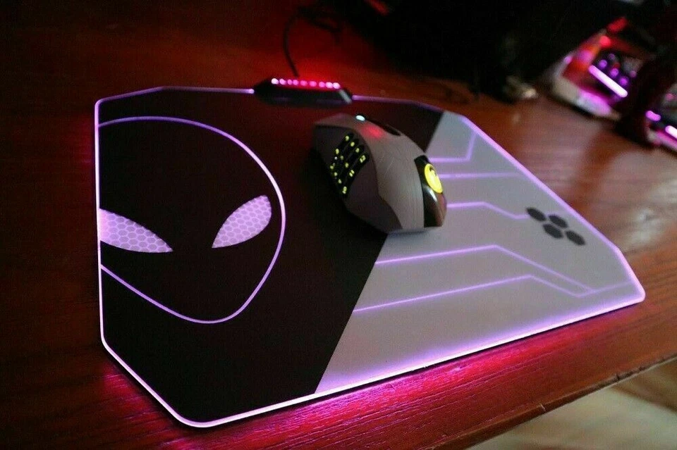 NEW Alienware 10 Colour LED Mouse Pad PC Gaming Desk Computer Desktop Mouse Mat - Image 2 of 4