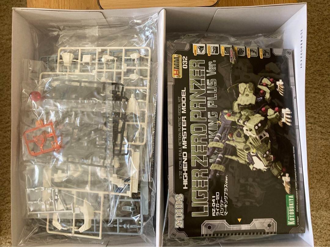 KOTOBUKIYA ZOIDS RZ-041 Liger Zero Panzer 1/72 scale Model
