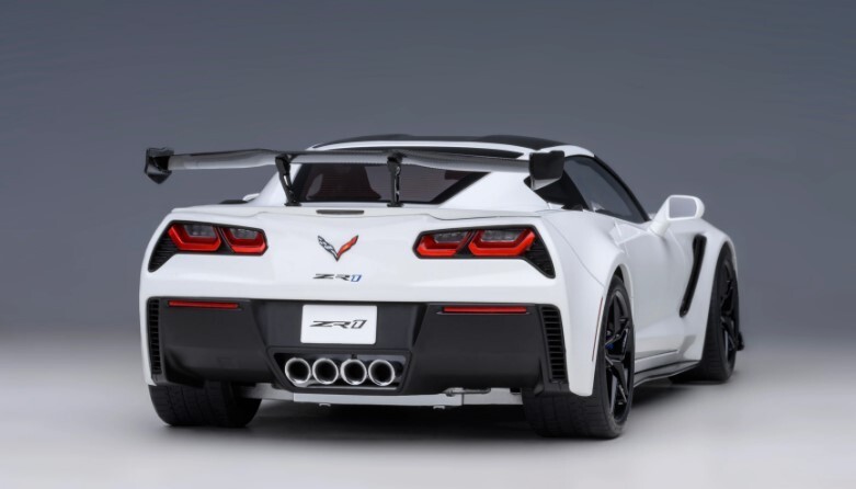 71270 AUTOart 1:18 Chevrolet Corvette (C7) ZR1 White model car | eBay