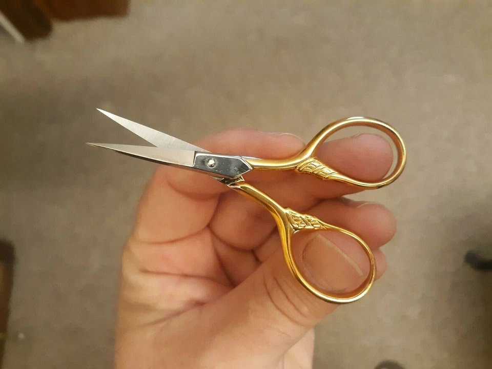 Gingher G-LT 3 1/2" Lions Tail Gold Plated Embroidery Scissors (Free Shipping) - Image 3 of 3