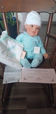 Lee Middleton Baby Doll ''Baby Mine'' # 1017 of 2000 DOB 4/98 In Original Box