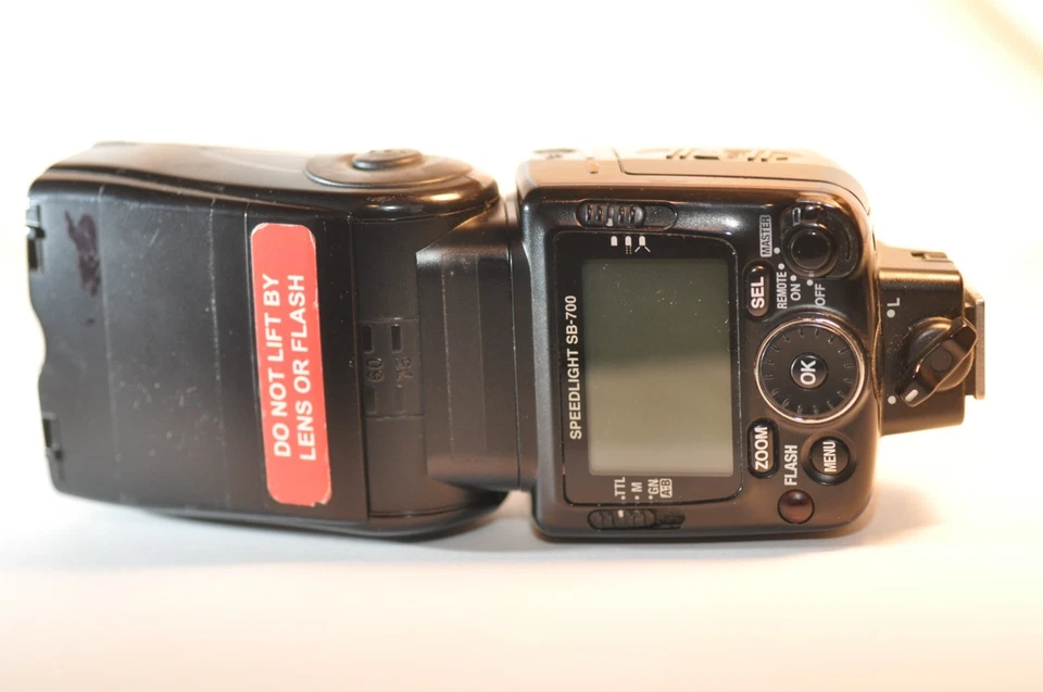 Nikon SB-700 Speedlight I D-TTL Flash NOT WORKING parts repair NO RETURN - Image 2 of 4