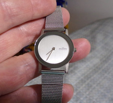 Women's SKAGEN Watch 39SSS w/ New Battery - Works Great f21
