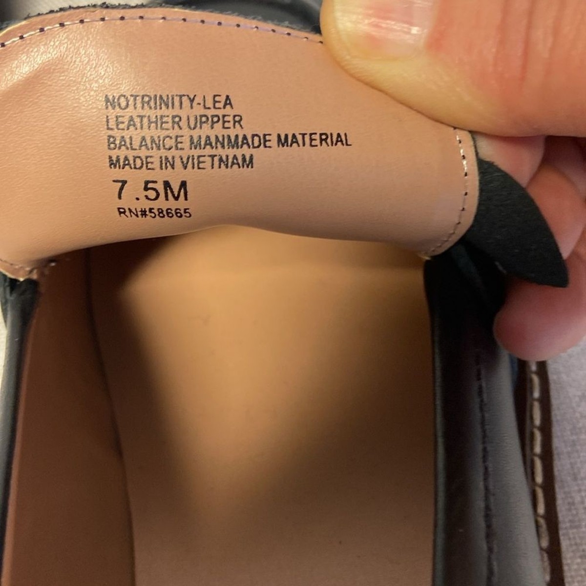 Nordstrom Trinity Black Loafers with Chunky Platform Size 7,5. Nordstrom Trinity Leather Loafer Beige Cream 9M Chain Lug  main image 4