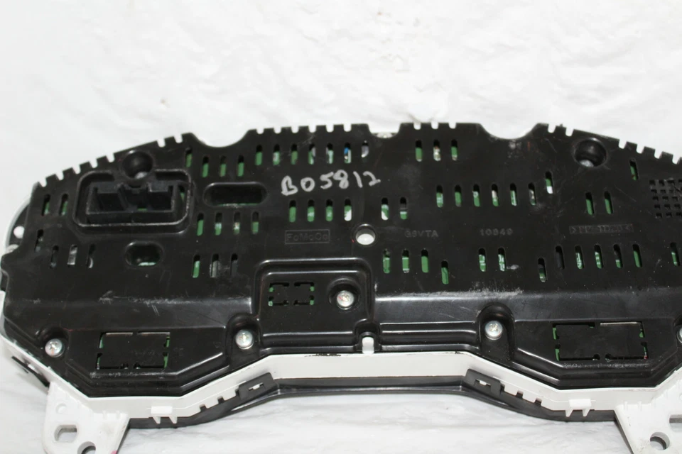 Приборная панель спидометра 2016 Ford Fusion датчики приборной панели 8 763 мили - Изображение 2 из 4