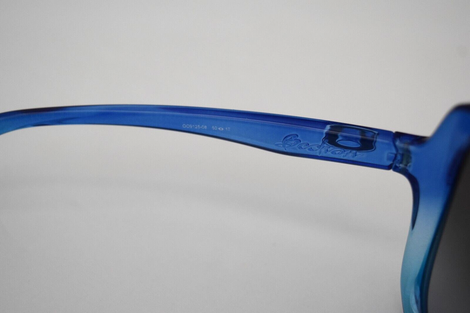 OAKLEY Beckon Blue Gradient Gray Oversized OO912508 6017135