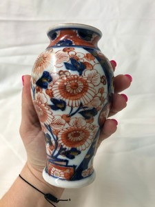 Antique 18C Chinese Porcelain Imari Kangxi vase red blue gold 13.7cm