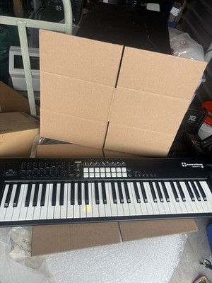 Novation Launchkey 61 MK2 NOVLKE61MK2 Black USB MIDI Controller Keyboard No Cord