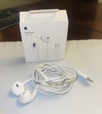 Apple EarPods with USB-C Plug MTJY3AM/A    OPEN BOX   