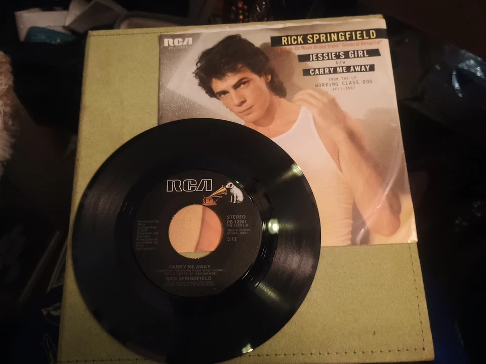 Rick Springfield - Jessie's Girl / Carry Me Away 45 EXCELLENT 1981 - Image 2 of 4