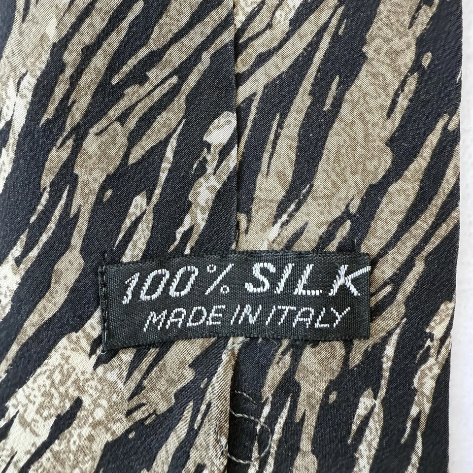 Vintage 100% Silk Tie Zebra Tiger Animal Striped Made In Italy 54 x 3.5 in Black - Image 2 of 4