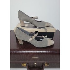 1970s Gray Pumps Hush Puppies 8.5 Narrow Milady III