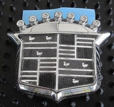 Nos Cadillac Grille Crest - Emblem - Ornament Seville Eldorado Concours Catera Nos Cadillac Grille Crest - Emblem - Ornament Seville Eldorado Concours Catera