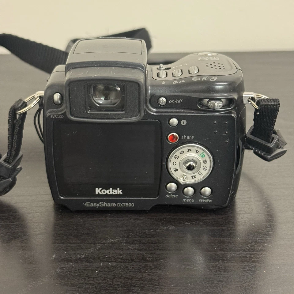Kodak EasyShare DX7590 5.0MP Digital Camera Black - Image 2 of 4
