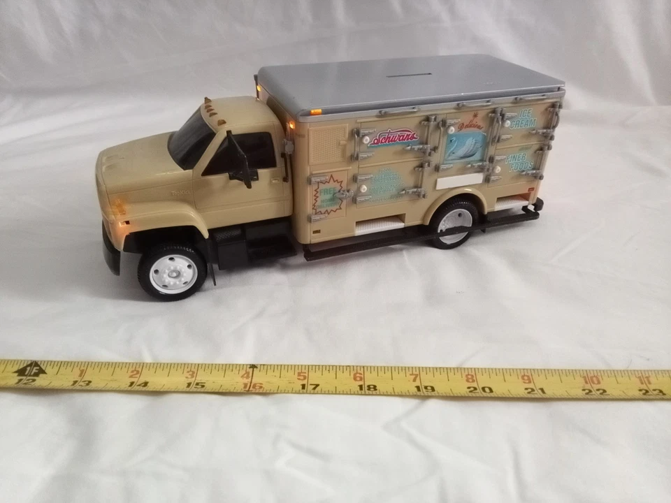 БАНК МОНЕТ SCHWAN'S 1997 GMC ДОСТАВКА ГРУЗОВИК С РАБОЧИМИ ФАРАМИ. - Изображение 3 из 4