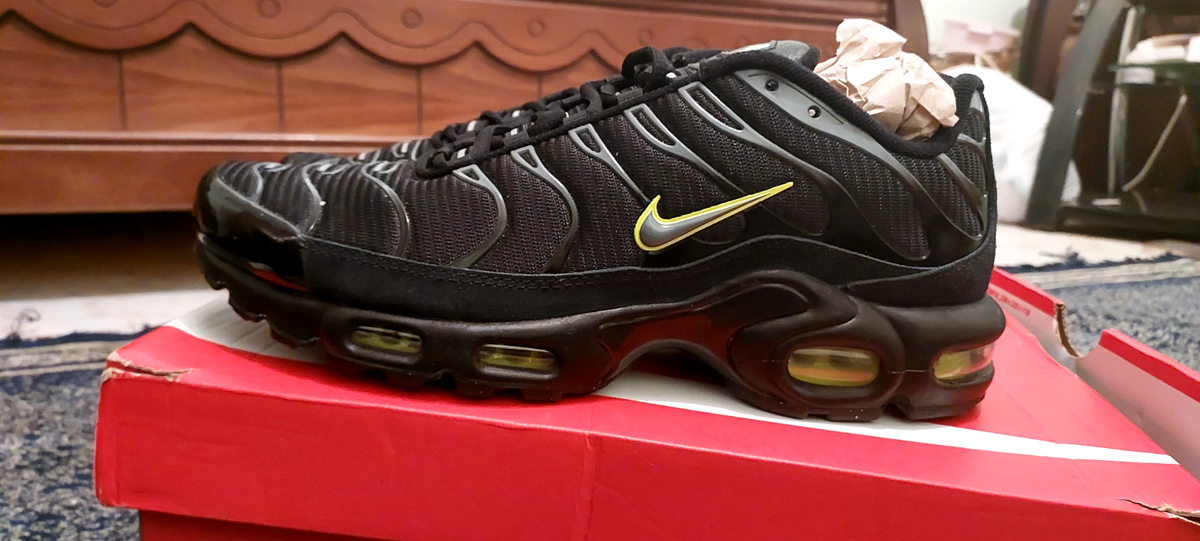 Size 9 - Nike Air Max Plus Black Grey Volt for sale online | eBay
