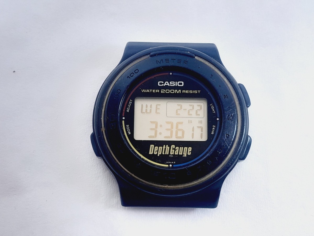 CASIO　Depth Gauge  DW-220DG Casio Depth Gauge DW 220dg Vintage Diver Watch RARE Model