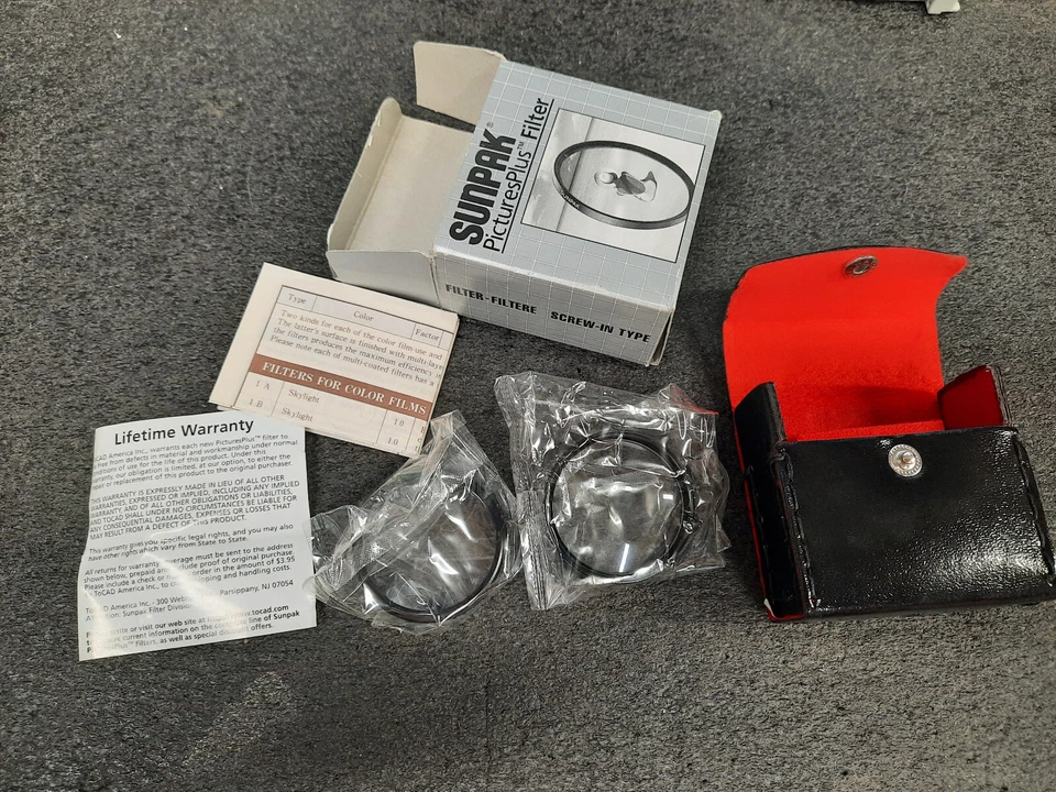 Sunpak Picture Plus 46mm Close-Up Filtera +1 & +4 All Glass With Case - Image 2 of 2