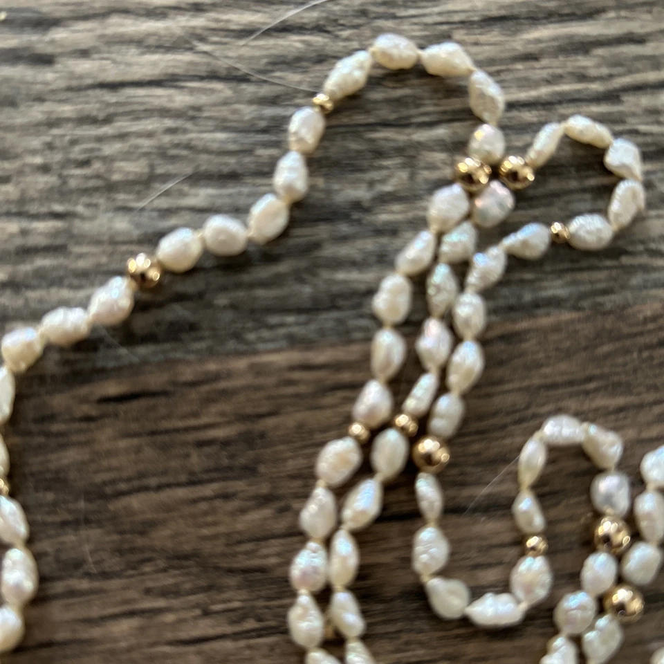 COLAR PÉROLAS DE ÁGUA SALGADA 14 QUILATES CONTAS PEQUENAS 66" DE COMPRIMENTO - Imagem 3 de 4