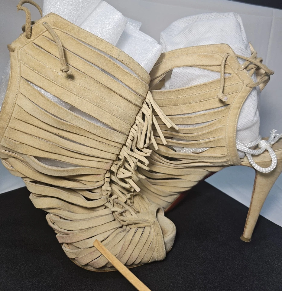 Christian Louboutin Mujer Talla 37 Deva 120 Beige Gamuza Flecos Tacones Foto 3 de 4