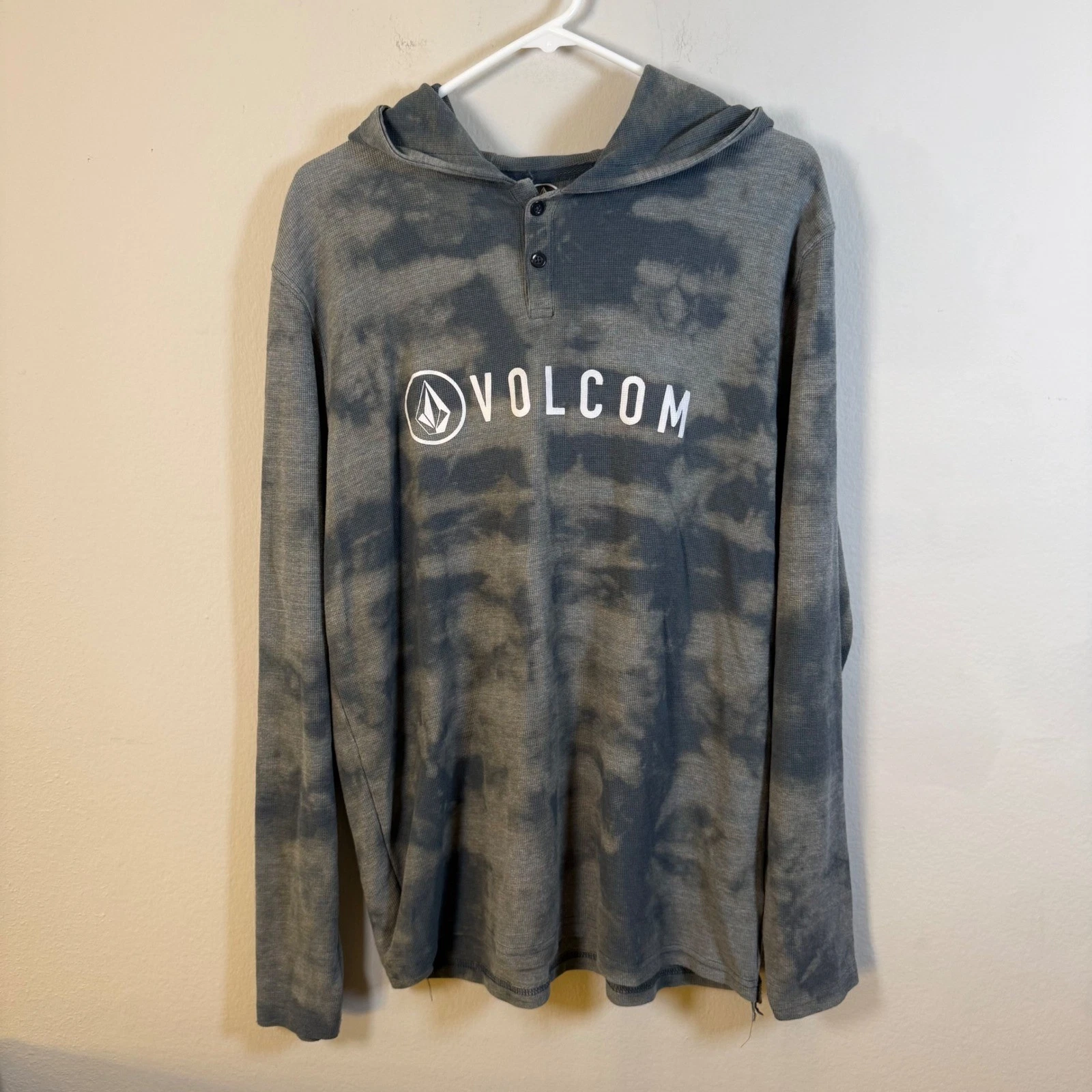 Volcom Mens Grey Tie Dye Waffle Knit Thermal Henley Hoodie Large Logo Graphic