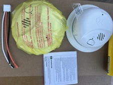 BBK First Alert SM 105-Advanced AC Smoke Alarm Ionization Sensor DAMAGE Lot of 2