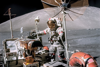 Apollo 17 - Lunar Roving Vehicle und Eugene Cernan Foto 