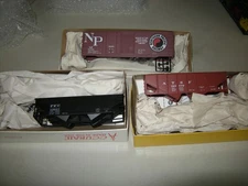 Lot of 3 Accurail HO scale Freight Car Kits