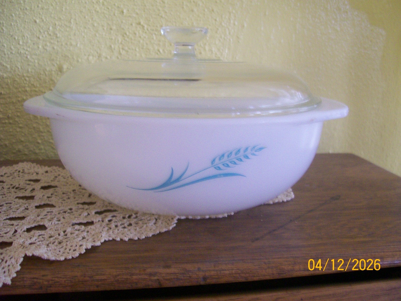 Vintage 1961 PYREX Xmas/Holiday Promotional BLUE WHEAT Casserole + Lid 1.5 Qt