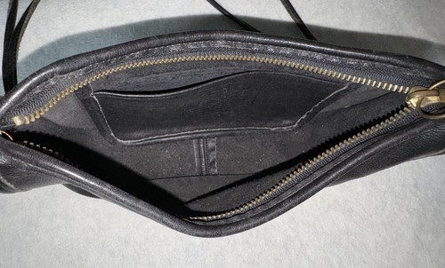 Vintage Coach Small Black Leather Swinger Bag Purse - Picture 17 of 23