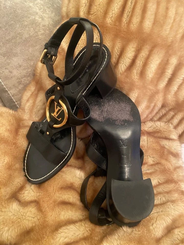 Sandalias Louis Vuitton Logo Talla 40, Correa al Tobillo, Usadas, Recibo Original  Foto 4 de 4