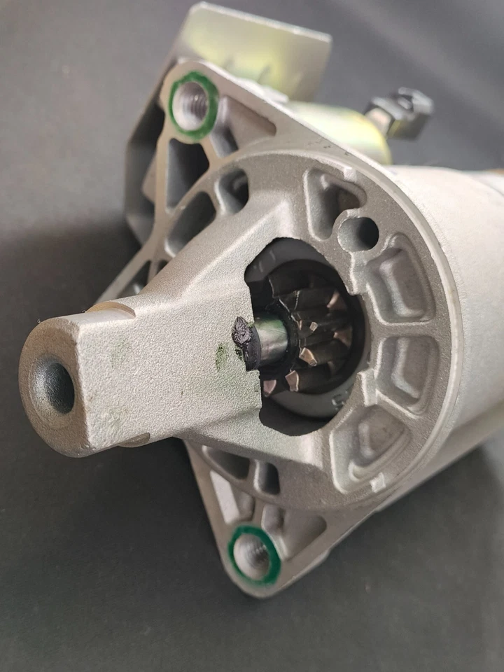 Arranque remanufacturado para Dodge Avenger V6 1995-2000 2,5 L Foto 2 de 4