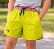 Under Armour Youth XL Shorts - 0258