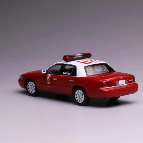 596 1:64 Red Ford CV CROWN VICTORIA LAFD Fire Los Angeles Diecast Model Car - Picture 3 of 4