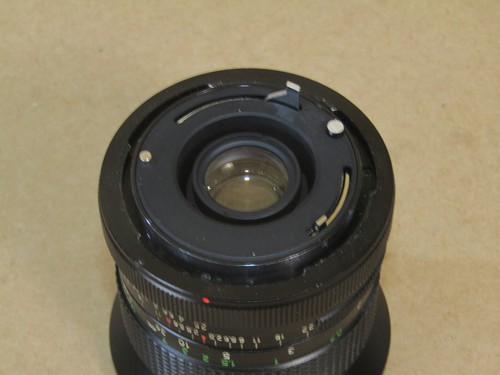 Vivitar 28mm 1:2.5 lens Canon Mount wide angle - Picture 7 of 9