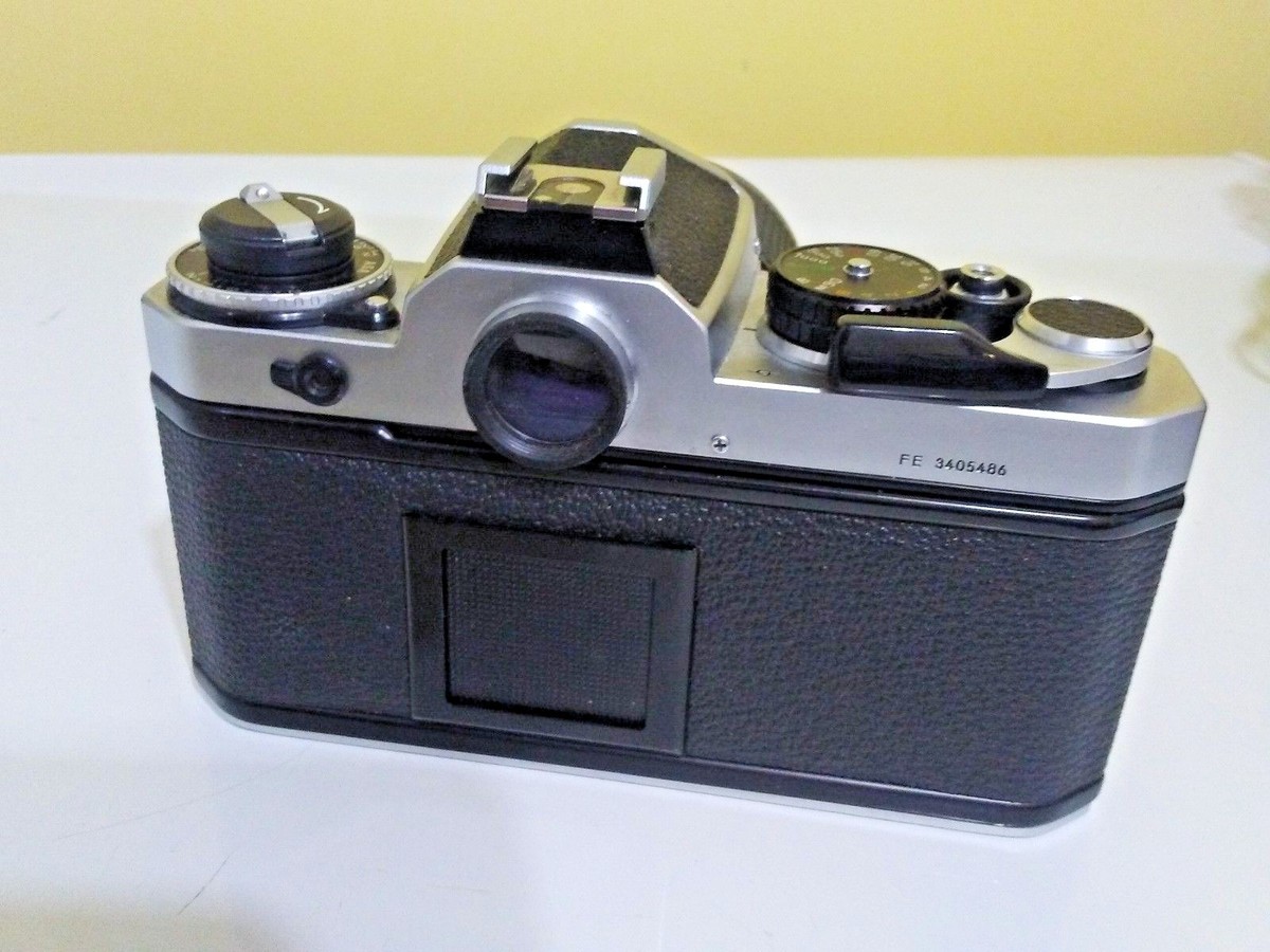 Nikon FE 35mm Film Camera with 43-86mm Zoom Lens and Tamrac Case