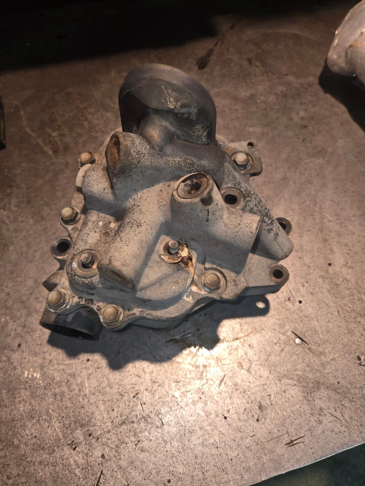 GM 12701592 Duramax L5P Engine Oil Cooler Assembly 12701592  REF9811 - Image 3 of 4