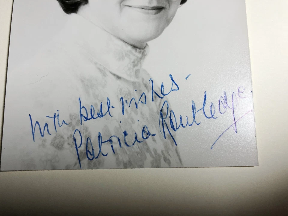 Patricia Routledge Signed Photo Keeping Up Appearances Hetty Wainthropp Actress - Image 2 of 3