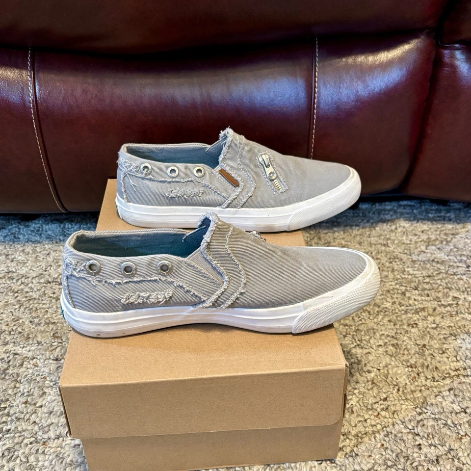 Zapatos sin cordones Blowfish grises con detalles plateados talla 8 para mujer zapatillas informales Foto 2 de 4