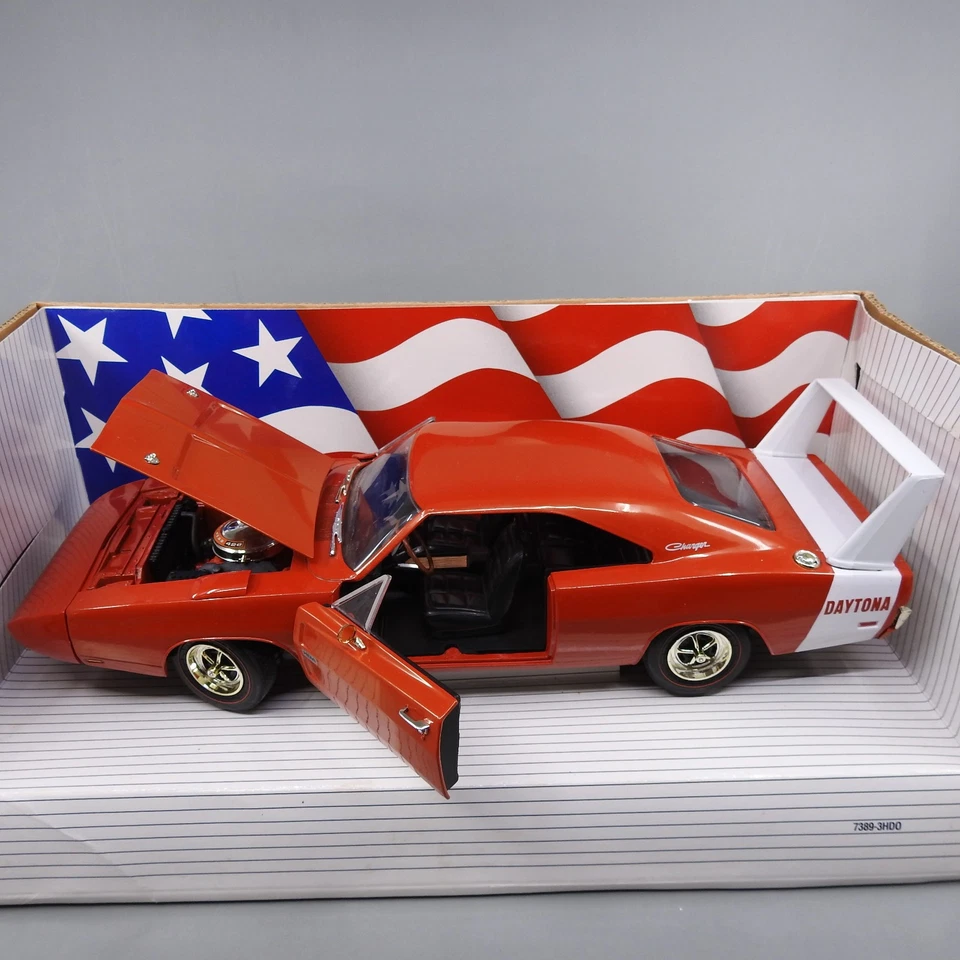 ERTL American Muscle Dodge Charger 1969 Daytona 1:18 Diecast Red White - Image 4 of 4